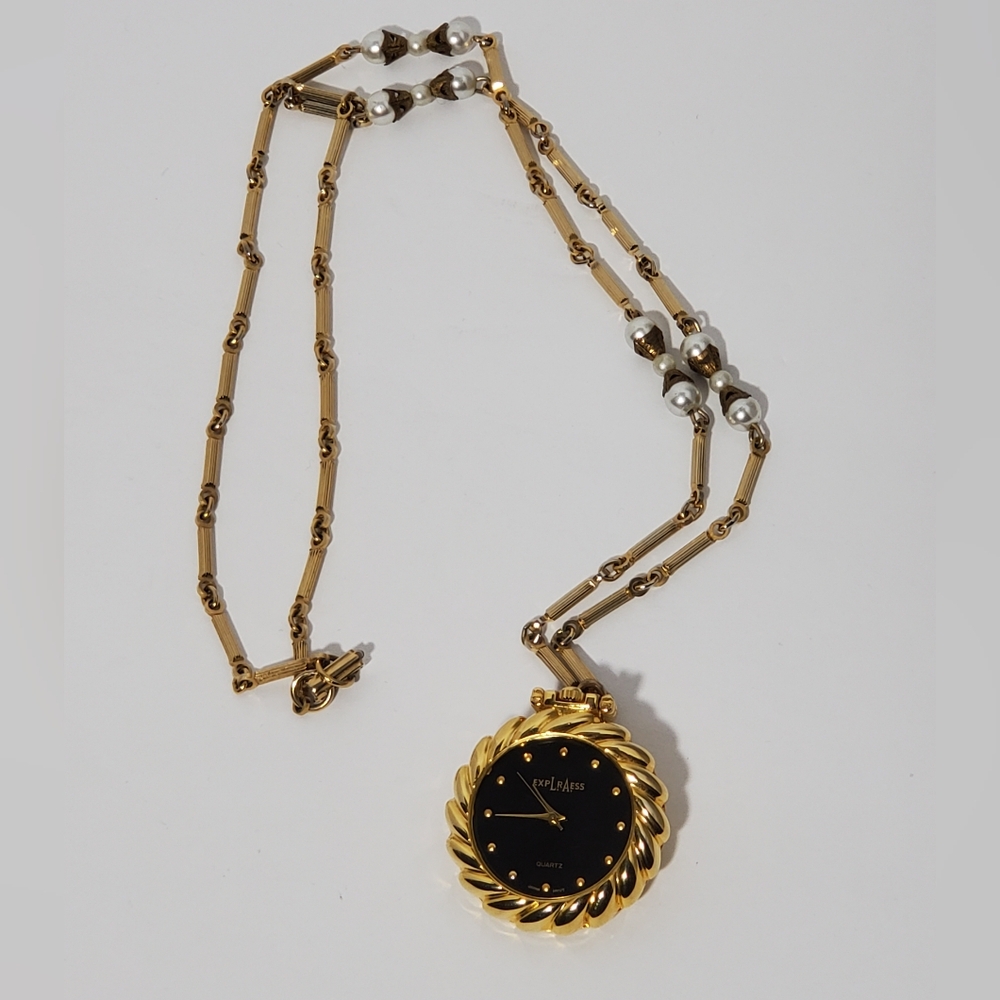 Vintage La Express Pocket Watch Pendant, needs battery.